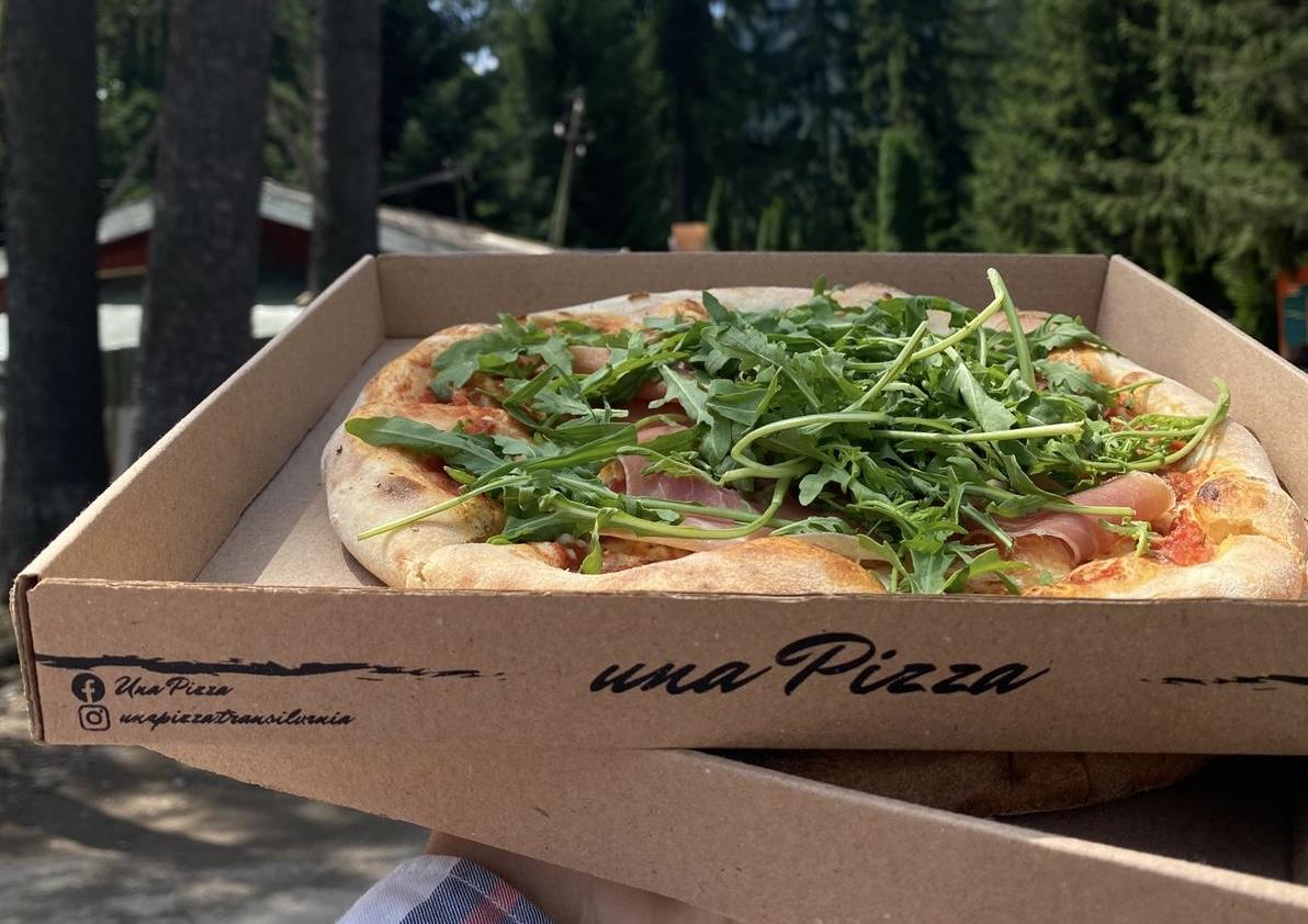 UNA PIZZA